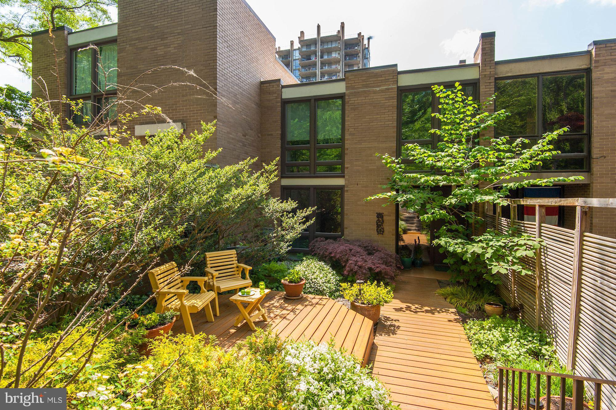 1668 Chimney House Road Reston, VA 20190 - Photo 1 of 29 Exterior (Front)