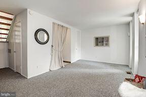 1668 Chimney House Road Reston, VA 20190 - Photo 20 of 29 Family Room