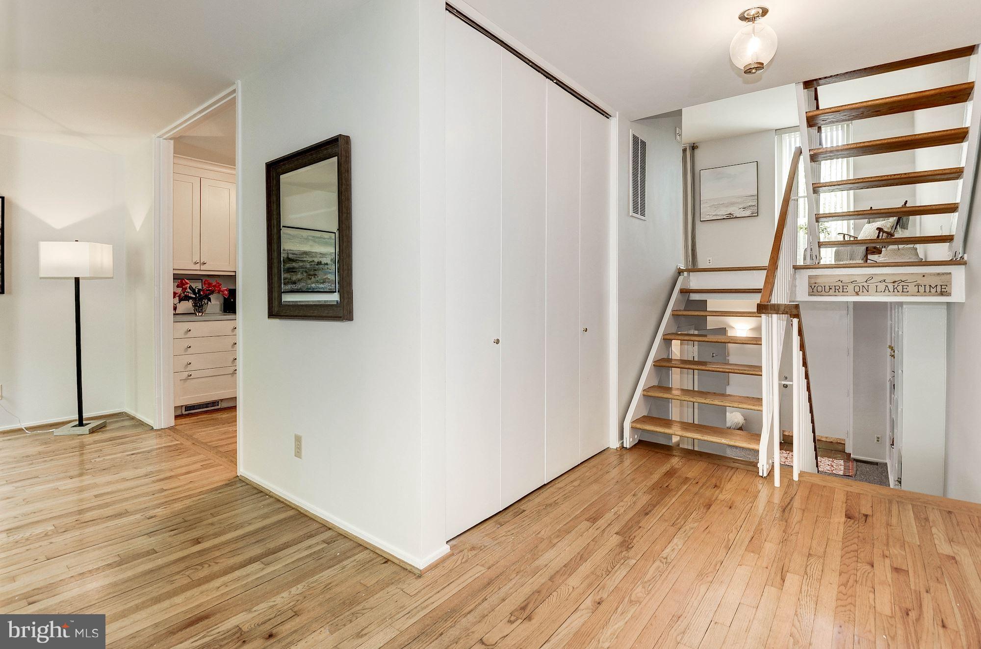 1668 Chimney House Road Reston, VA 20190 - Photo 5 of 29 Interior (General)