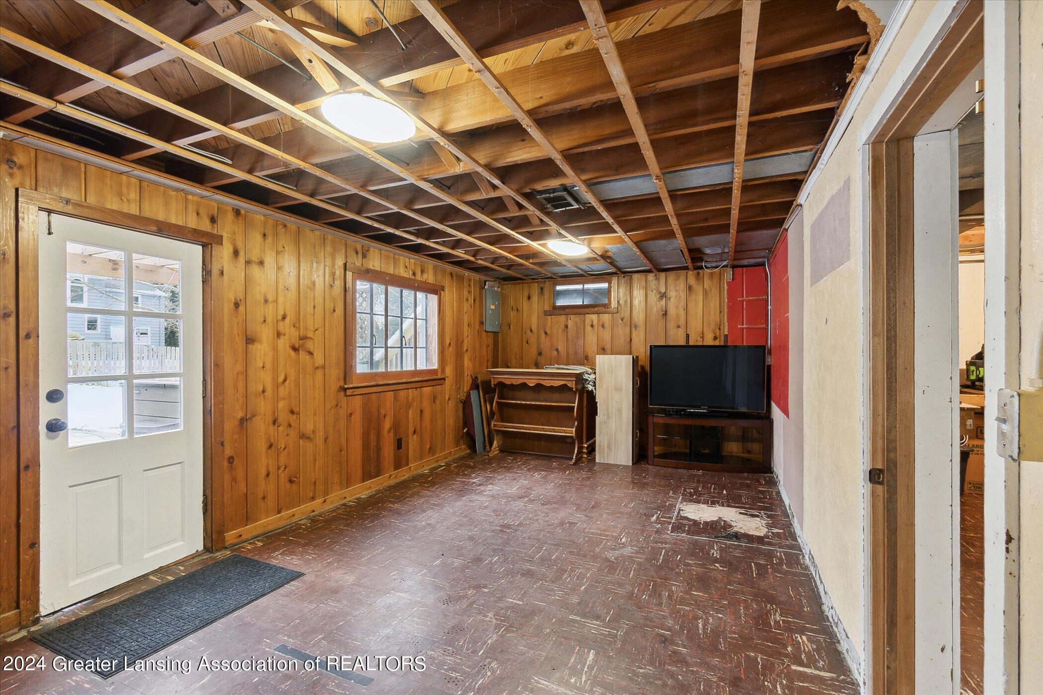 519 North Harrison Road East Lansing, MI 48823 - Photo 33 of 43 37-519-N-Harrison-Rd-East-Lansing-MI-488