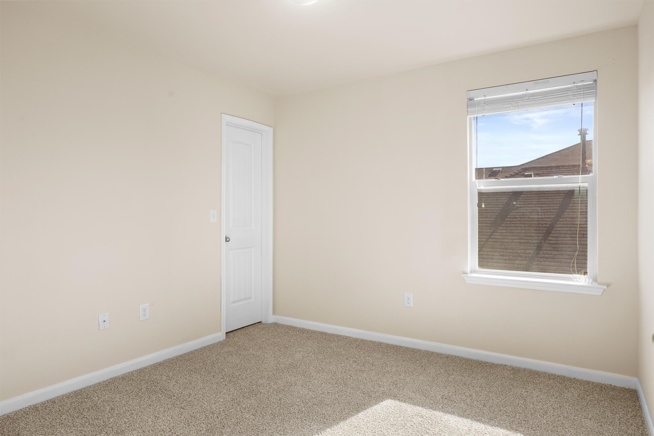 18120 Moreto Loop Pflugerville, TX 78660 - Photo 24 of 28 Bedroom #2 with new carpet!