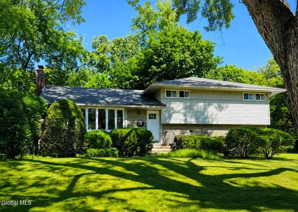 $449,000 | 1278 Hawthorn Road, Niskayuna, NY 12309