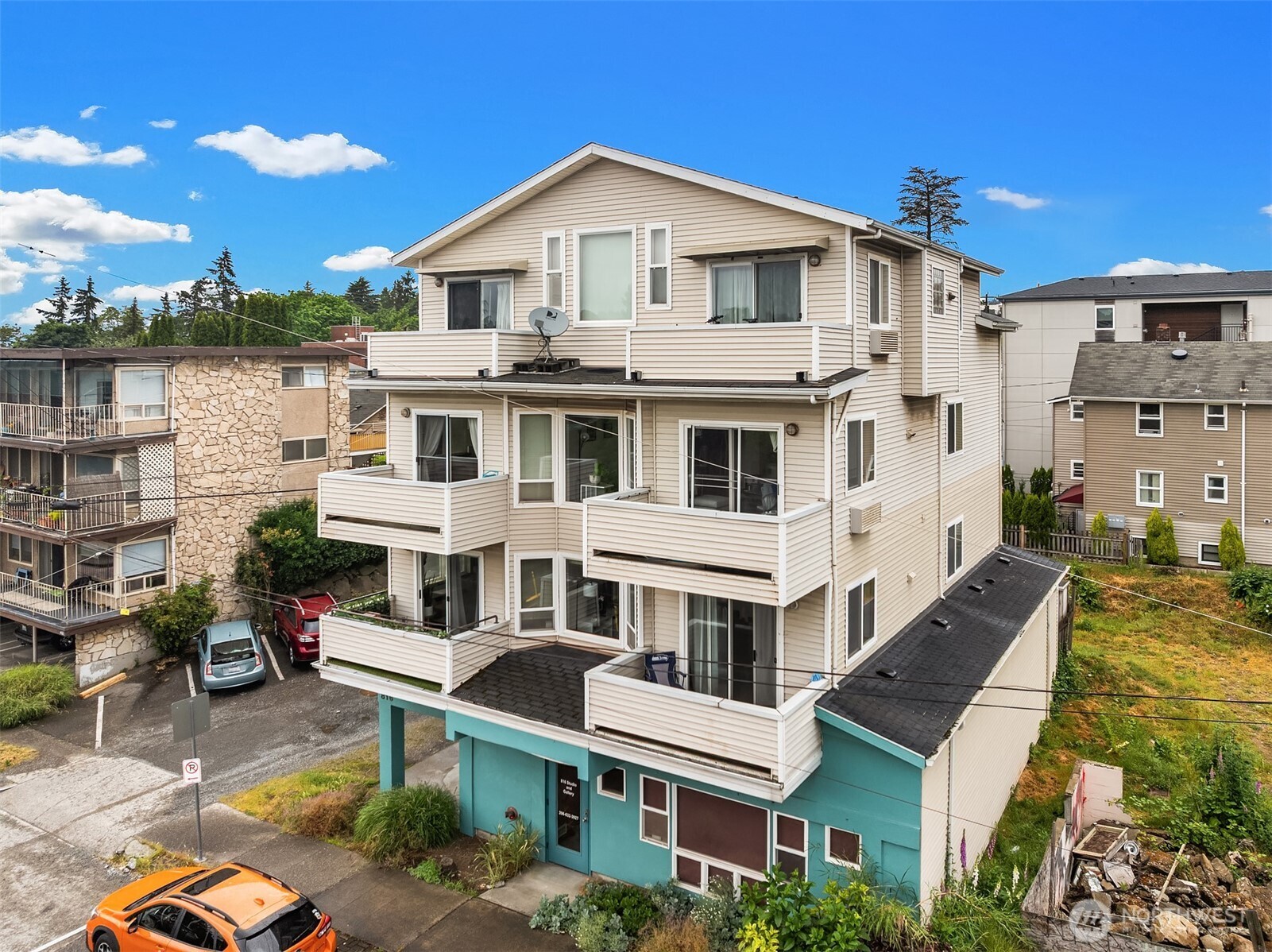 816 North 38th Street Seattle, WA 98103 - Photo 1 of 12