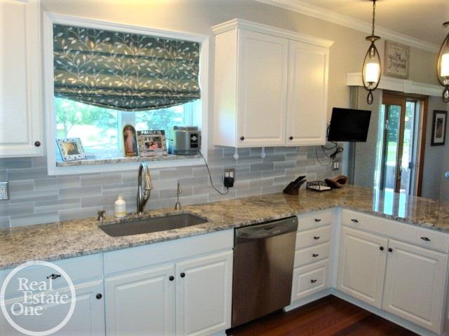 53150 Baker Road New Baltimore, MI 48047 - Photo 22 of 62 50014560-21.JPG