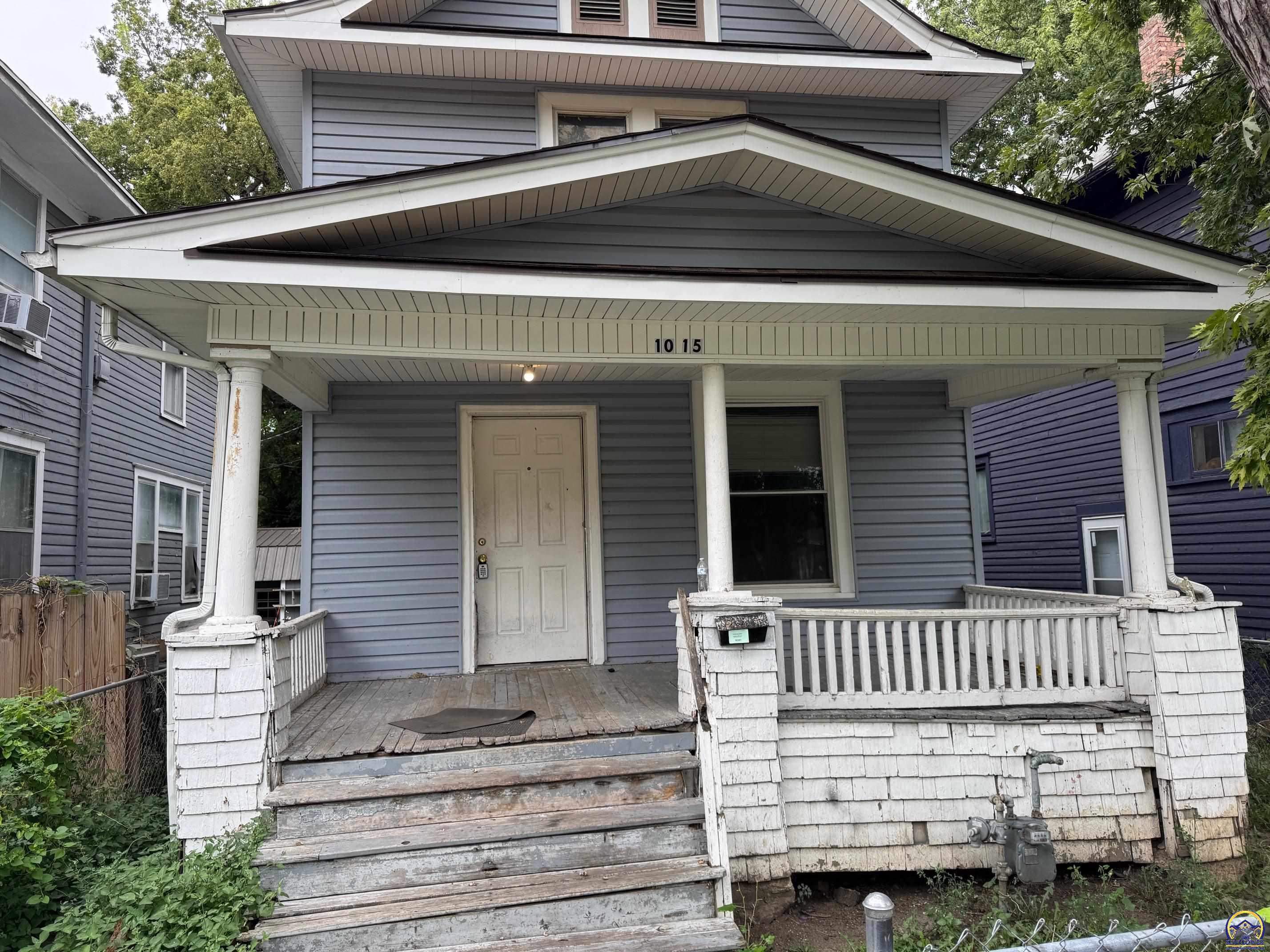 1015 Southwest 16th Street Topeka, KS 66604 - Photo 1 of 1