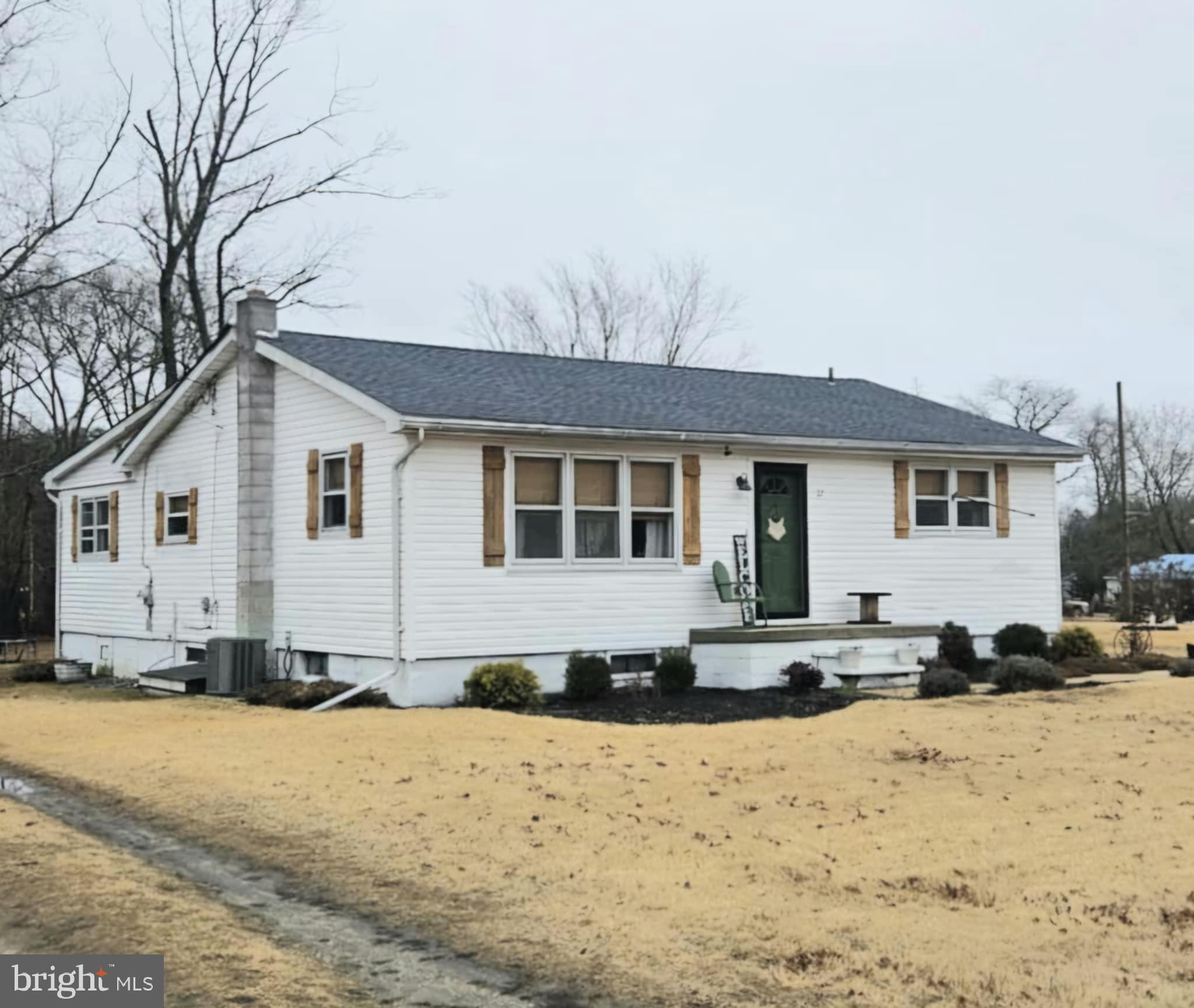 27 Barretts Run Road Bridgeton, NJ 08302 - Photo 3 of 21 a front view of a house with a yard