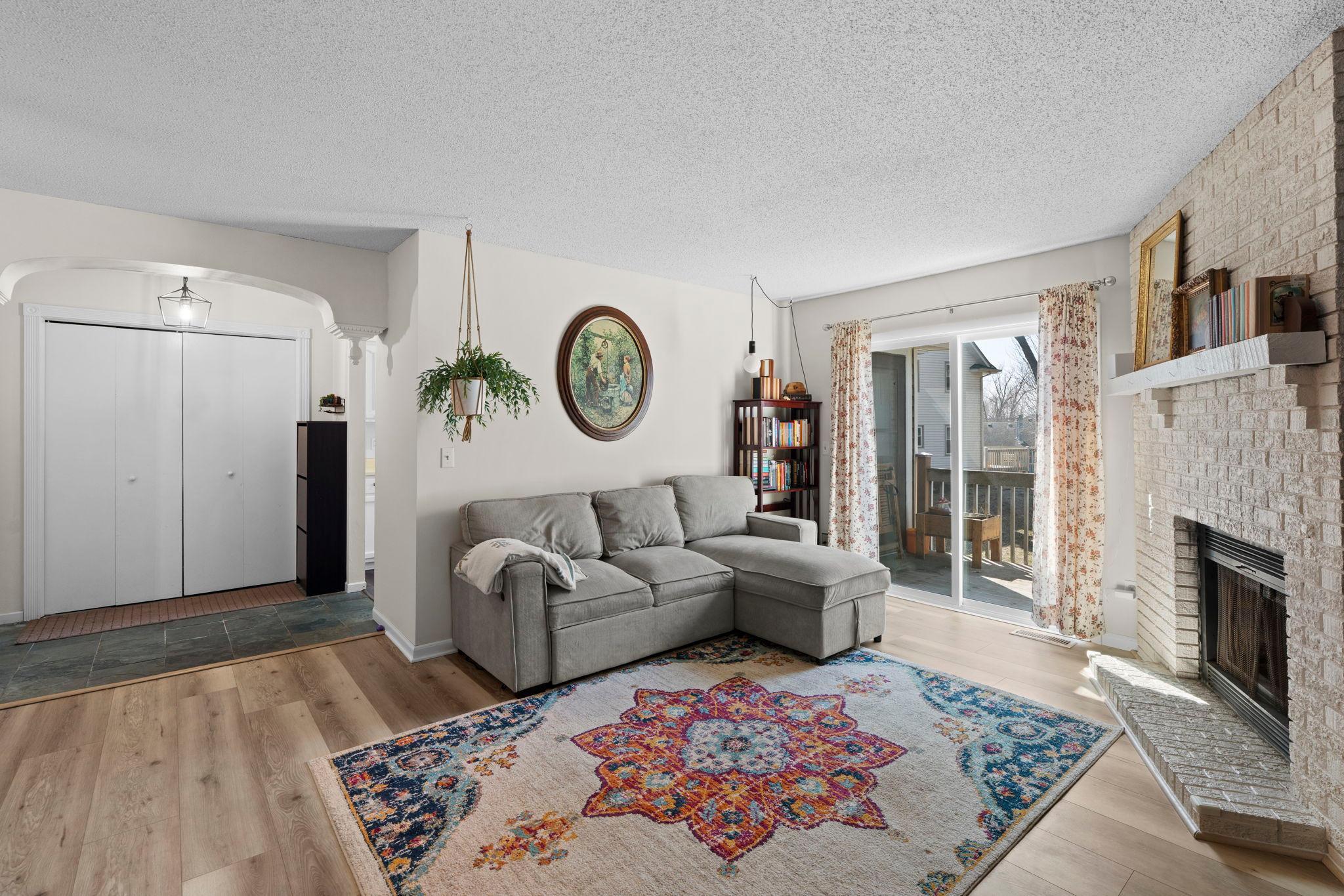 3861 Gold Point, Unit B Eagan, MN 55122 - Photo 6 of 57
