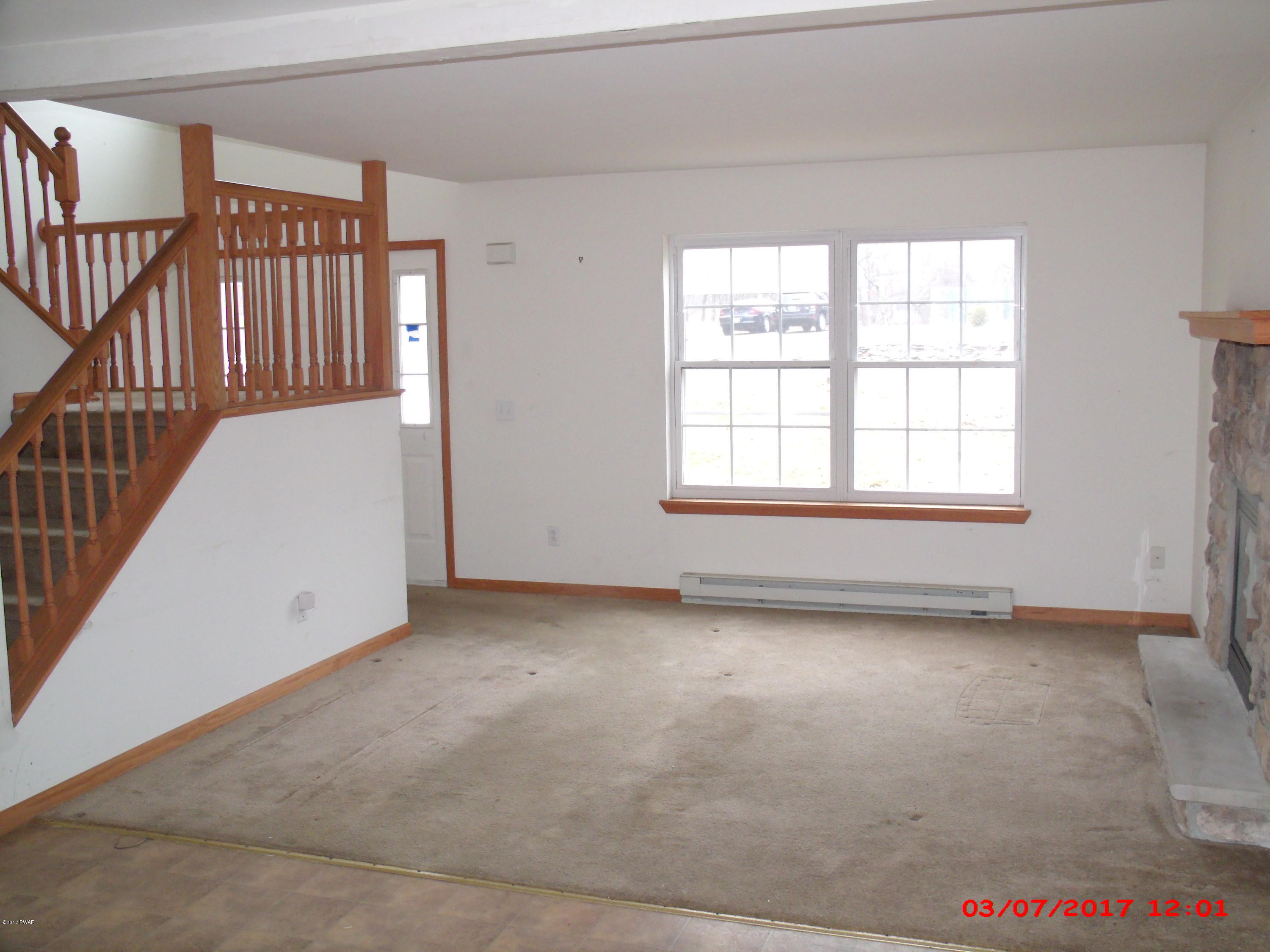 746 Mallard Lane Bushkill, PA 18324 - Photo 2 of 24