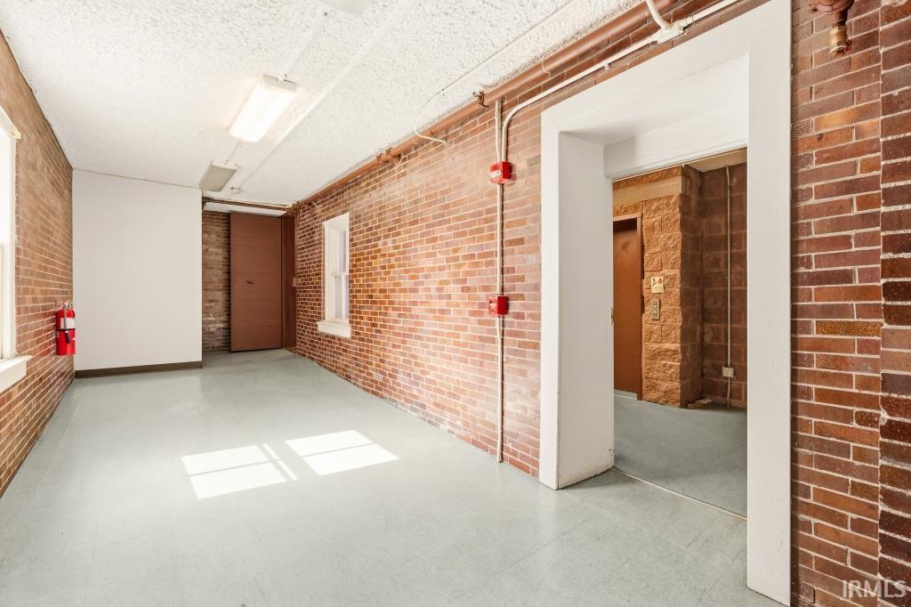 215 East 3rd Street Marion, IN 46952 - Photo 8 of 36