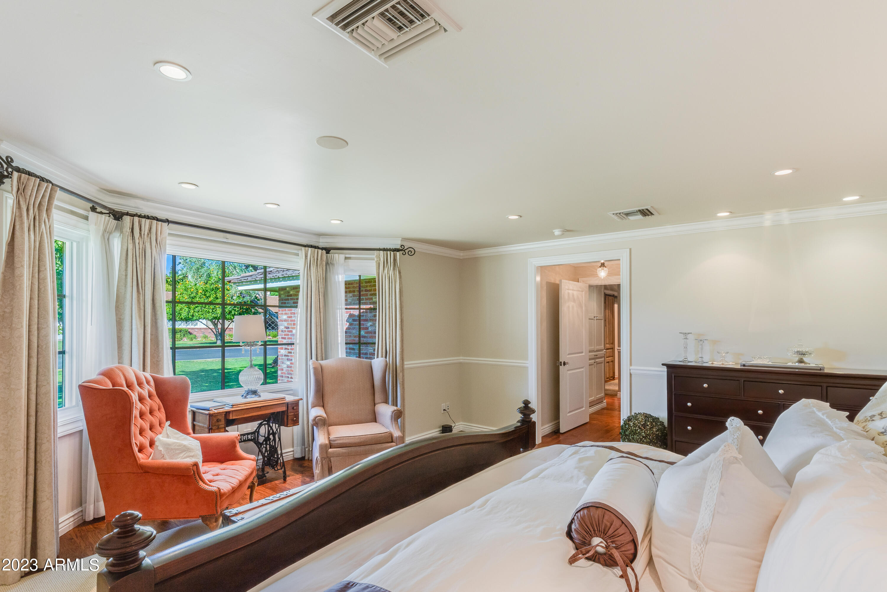 201 West Lamar Road Phoenix, AZ 85013 - Photo 14 of 51 Primary bedrooom