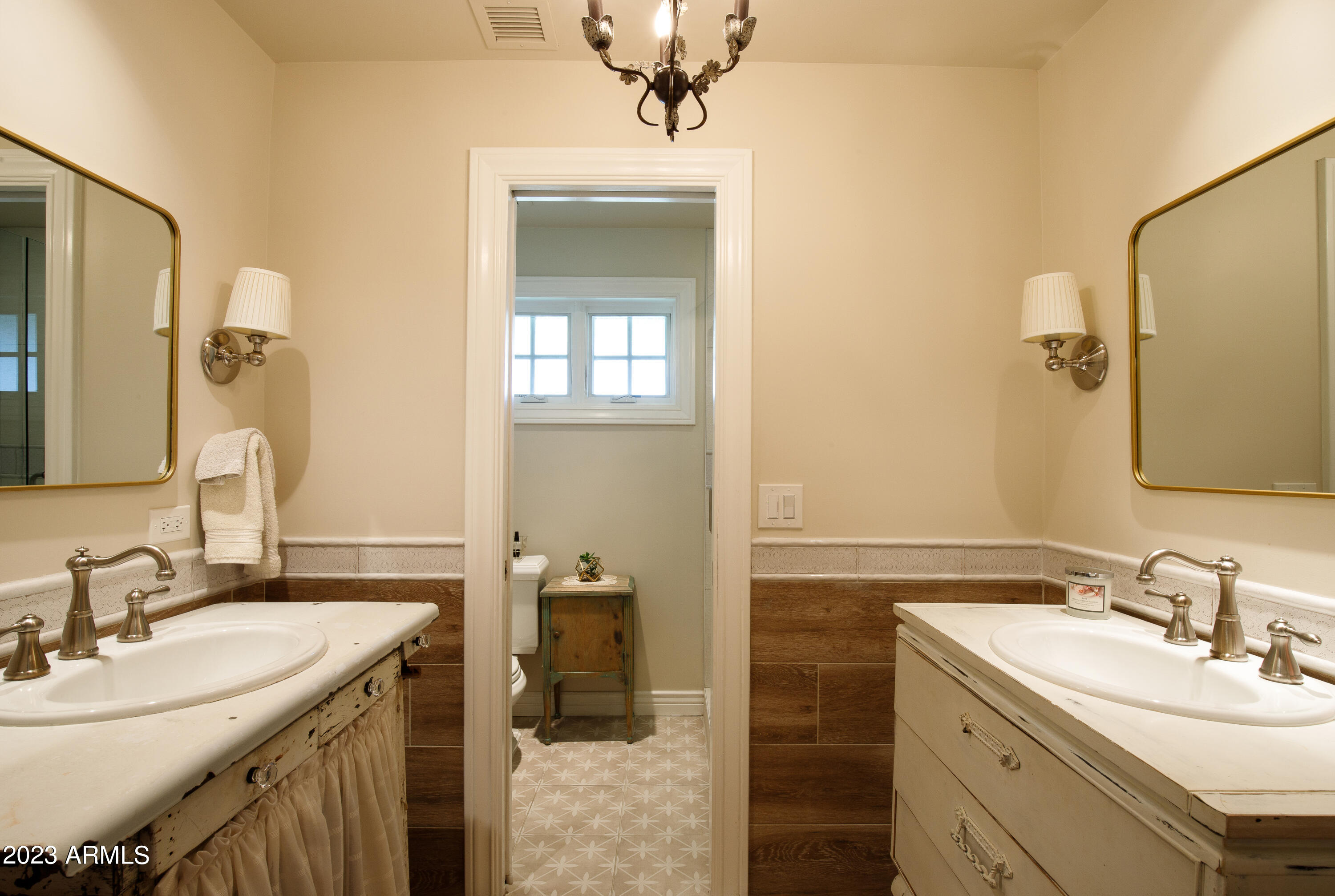 201 West Lamar Road Phoenix, AZ 85013 - Photo 23 of 51 Bathroom 3