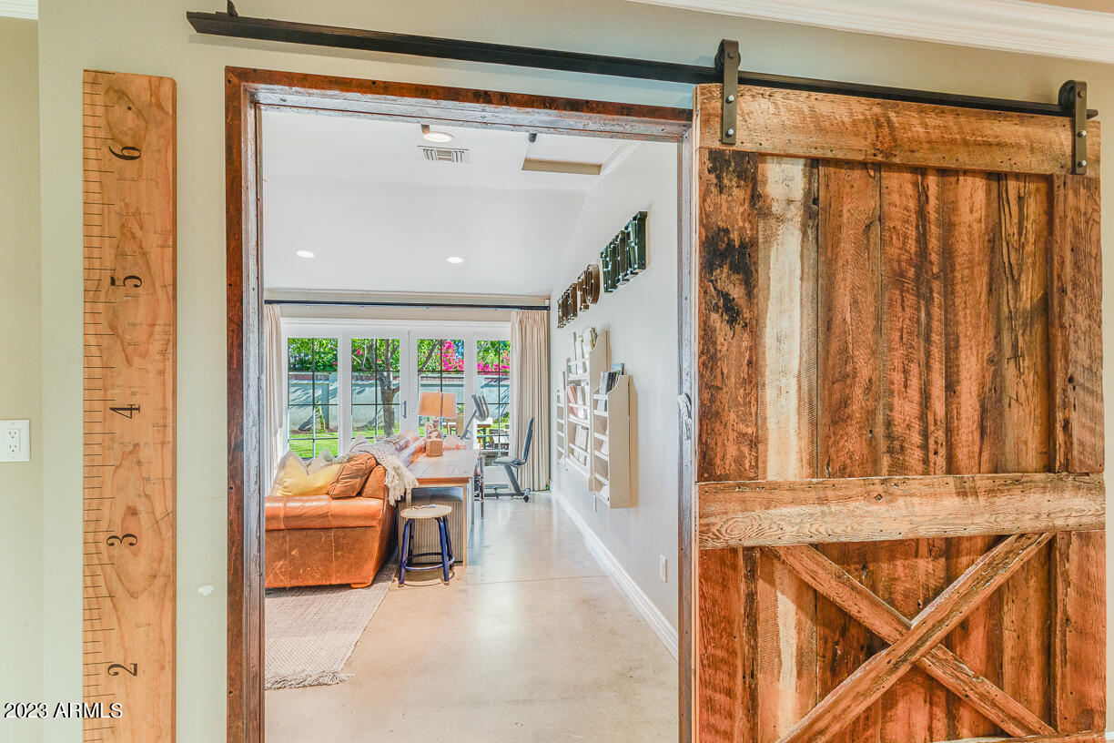 201 West Lamar Road Phoenix, AZ 85013 - Photo 28 of 51 Media/teen room