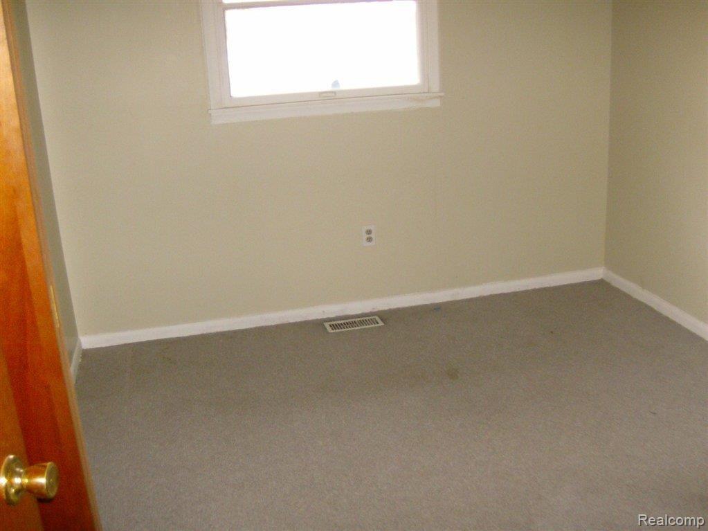 2272 Peppermill Road Lapeer, MI 48446 - Photo 6 of 8 HPIM5123.JPG