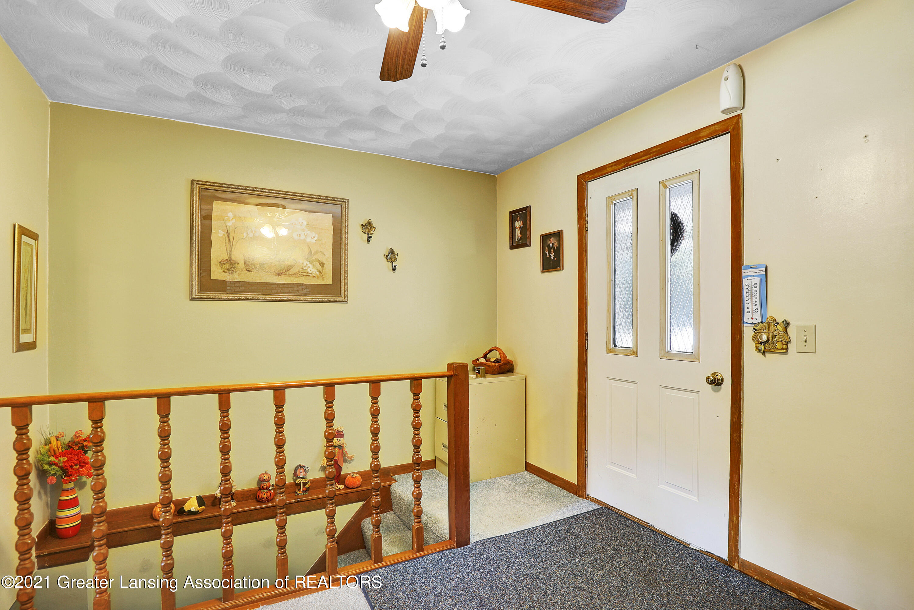 10561 South Chandler Road Dewitt, MI 48820 - Photo 4 of 46 Foyer