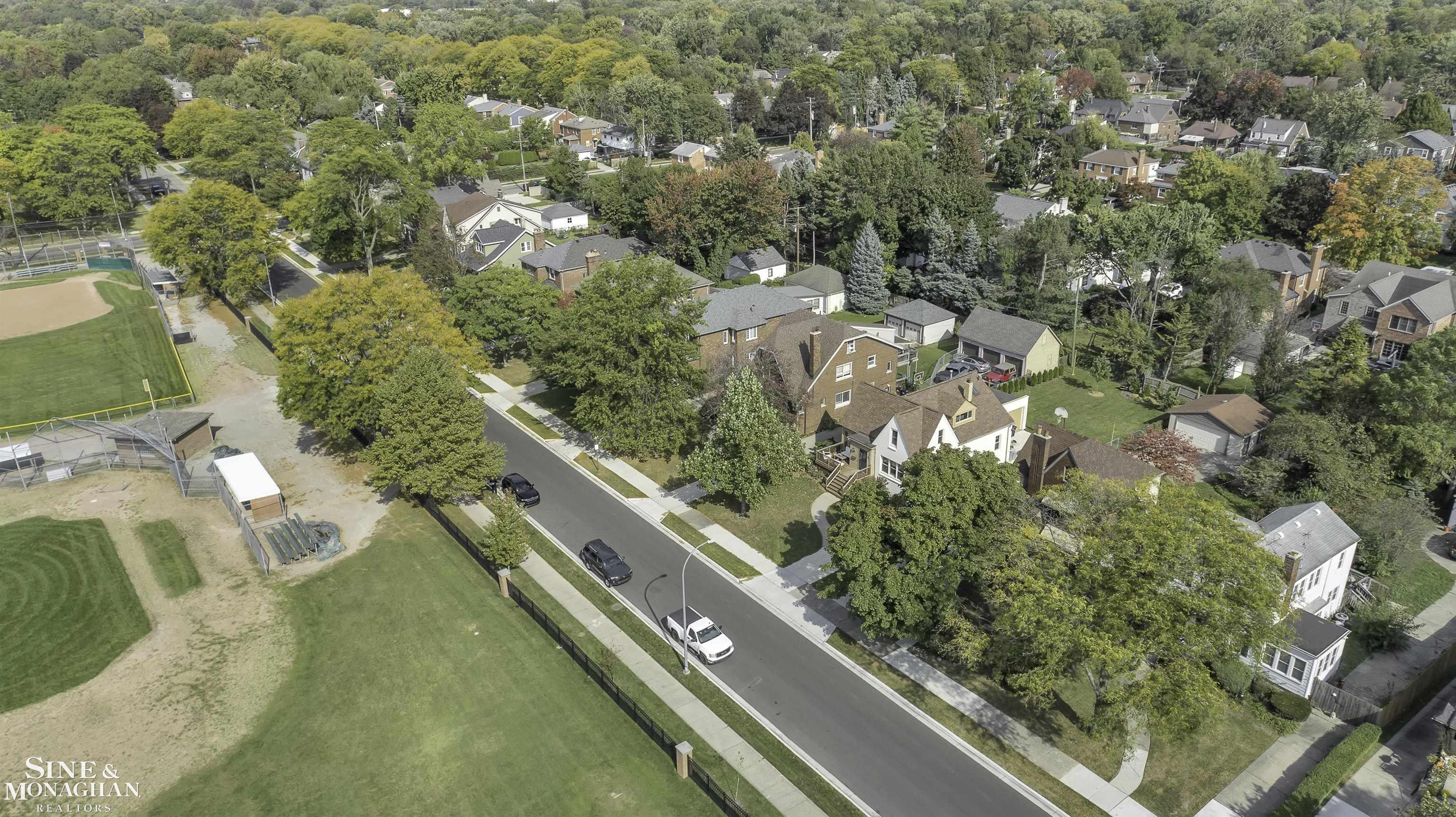 734 Neff Road Grosse Pointe, MI 48230 - Photo 34 of 39 50158895-d957d2ba-b1b0-4668-abfe-b46fc5ffb9db.JPG
