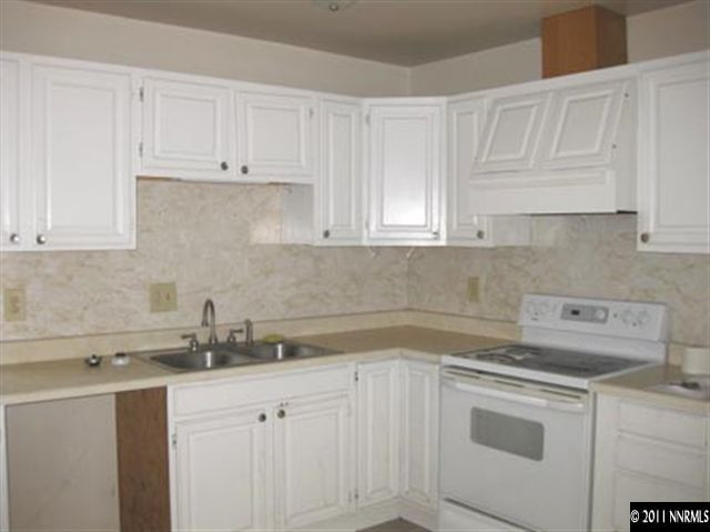3175 Heights Drive Reno, NV 89503 - Photo 4 of 10 Photo 4