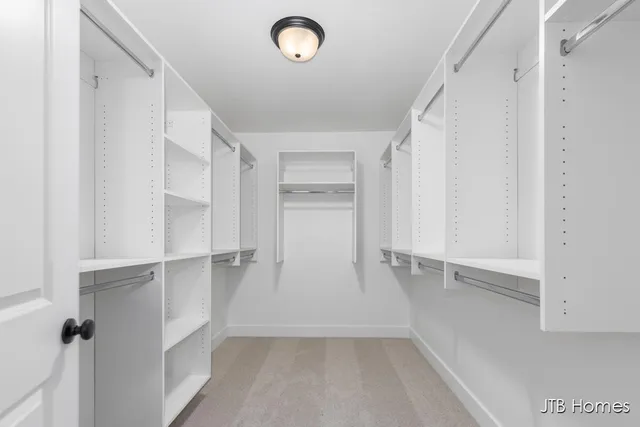 $569,900 | 1060 North Washington Street, Lowell, MI 49331