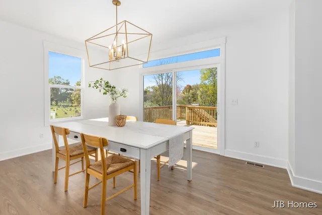 $569,900 | 1060 North Washington Street, Lowell, MI 49331