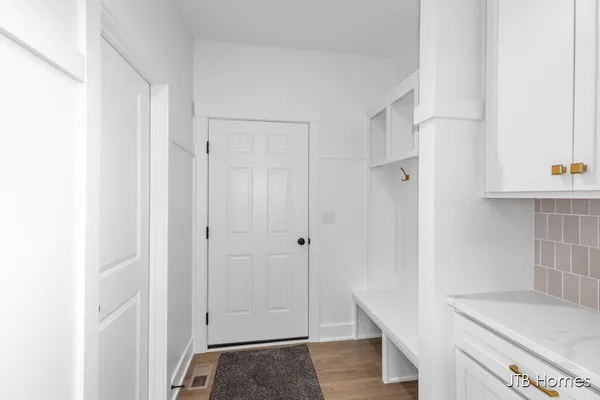 $550,000 | 1060 North Washington Street, Lowell, MI 49331