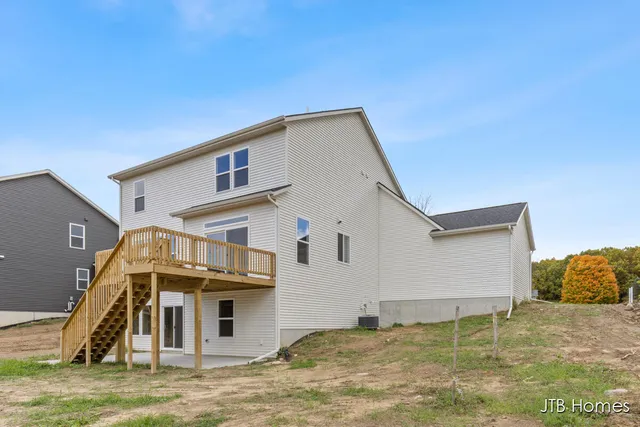 $569,900 | 1060 North Washington Street, Lowell, MI 49331