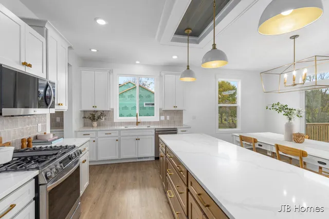 $569,900 | 1060 North Washington Street, Lowell, MI 49331