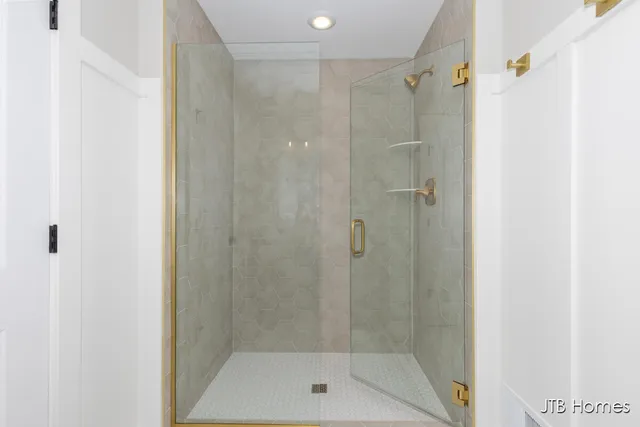 $569,900 | 1060 North Washington Street, Lowell, MI 49331