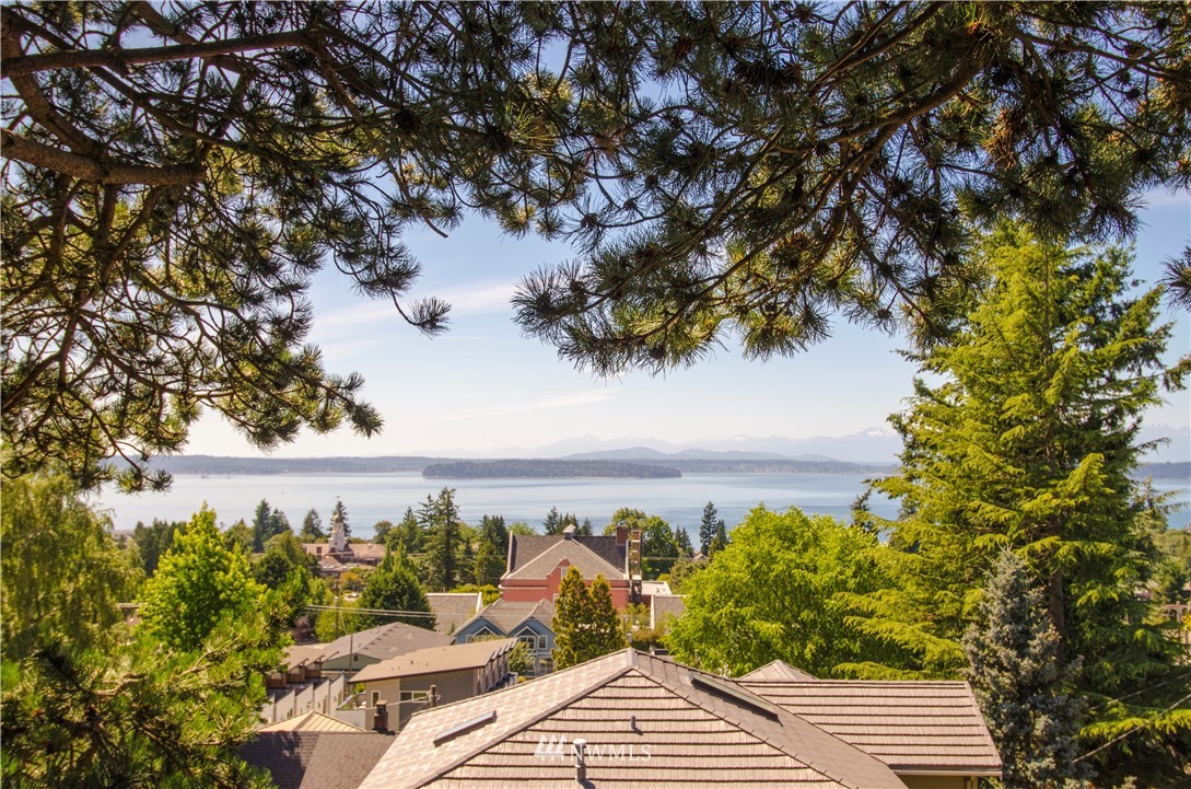 4121 Southwest Frontenac Street Seattle, WA 98136 - Photo 2 of 25
