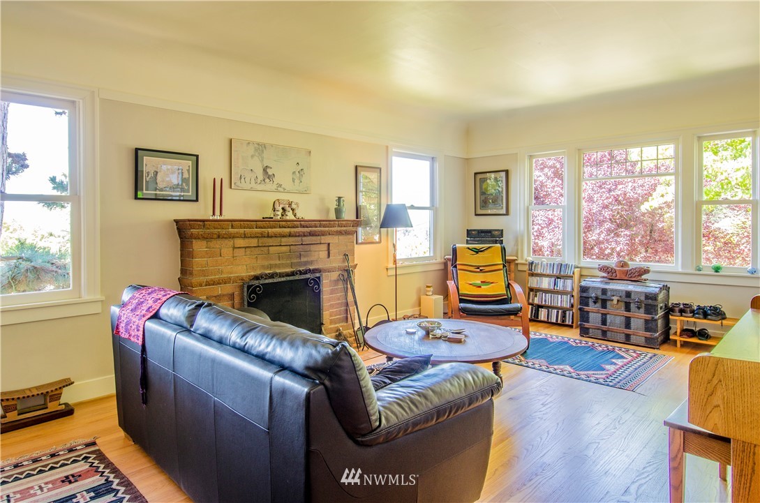 4121 Southwest Frontenac Street Seattle, WA 98136 - Photo 3 of 25