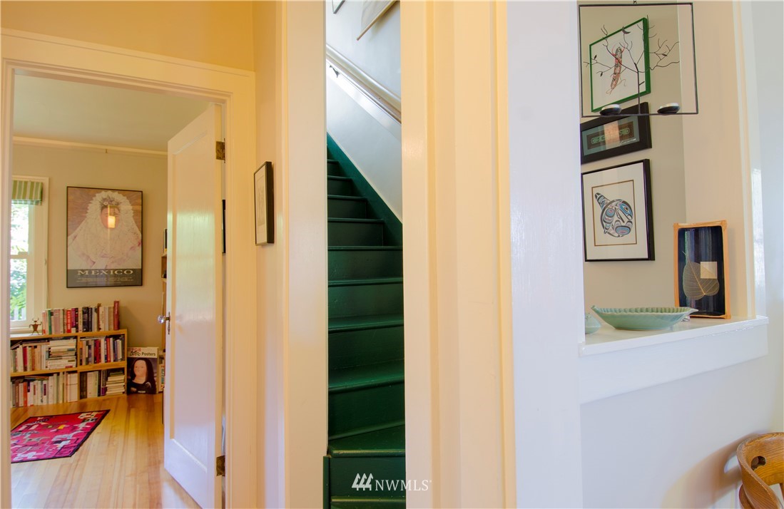 4121 Southwest Frontenac Street Seattle, WA 98136 - Photo 9 of 25
