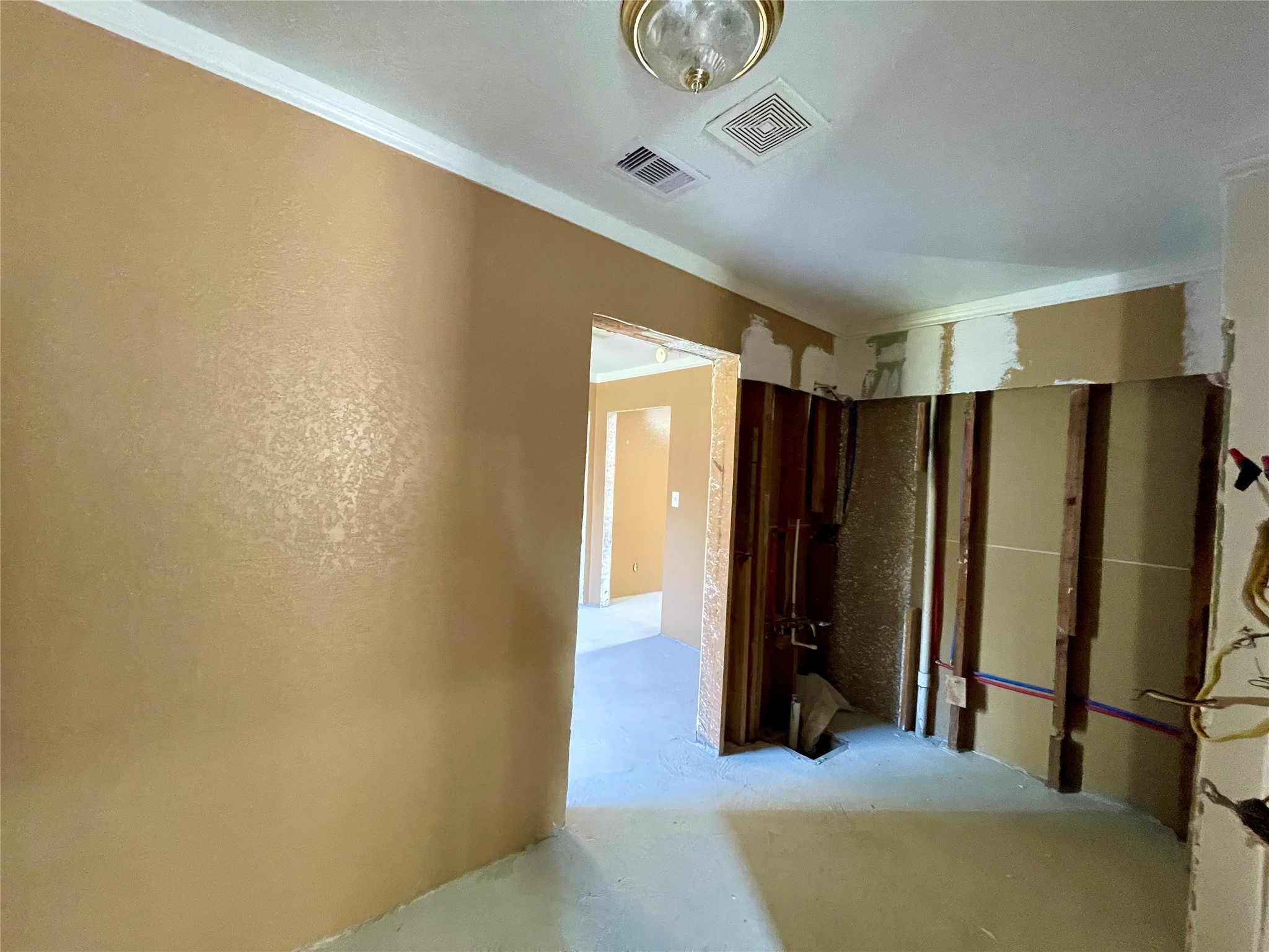 903 West 8th Street Freeport, TX 77541 - Photo 11 of 20 a view of a hallway with closet