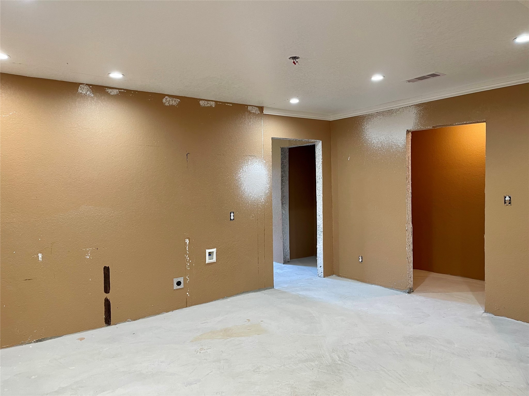 903 West 8th Street Freeport, TX 77541 - Photo 6 of 20 a view of an empty room