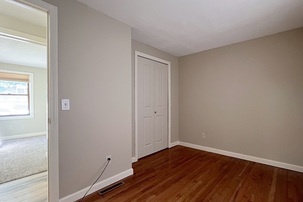 31 Crawford Circle Springfield, MA 01108 - Photo 17 of 41