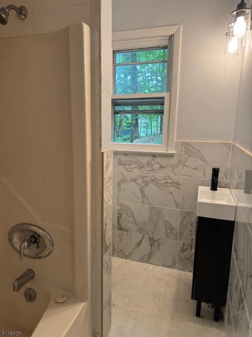 56 Appleseed Road Vernon, NJ 07461 - Photo 7 of 12