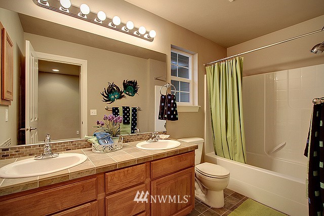 16049 Southeast 137th Terrace Renton, WA 98059 - Photo 14 of 15