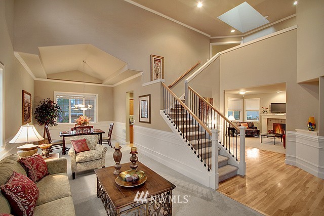 16049 Southeast 137th Terrace Renton, WA 98059 - Photo 4 of 15