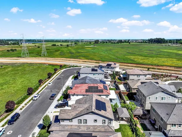 $885,000 | 4037 Crane Court, Vacaville, CA 95688