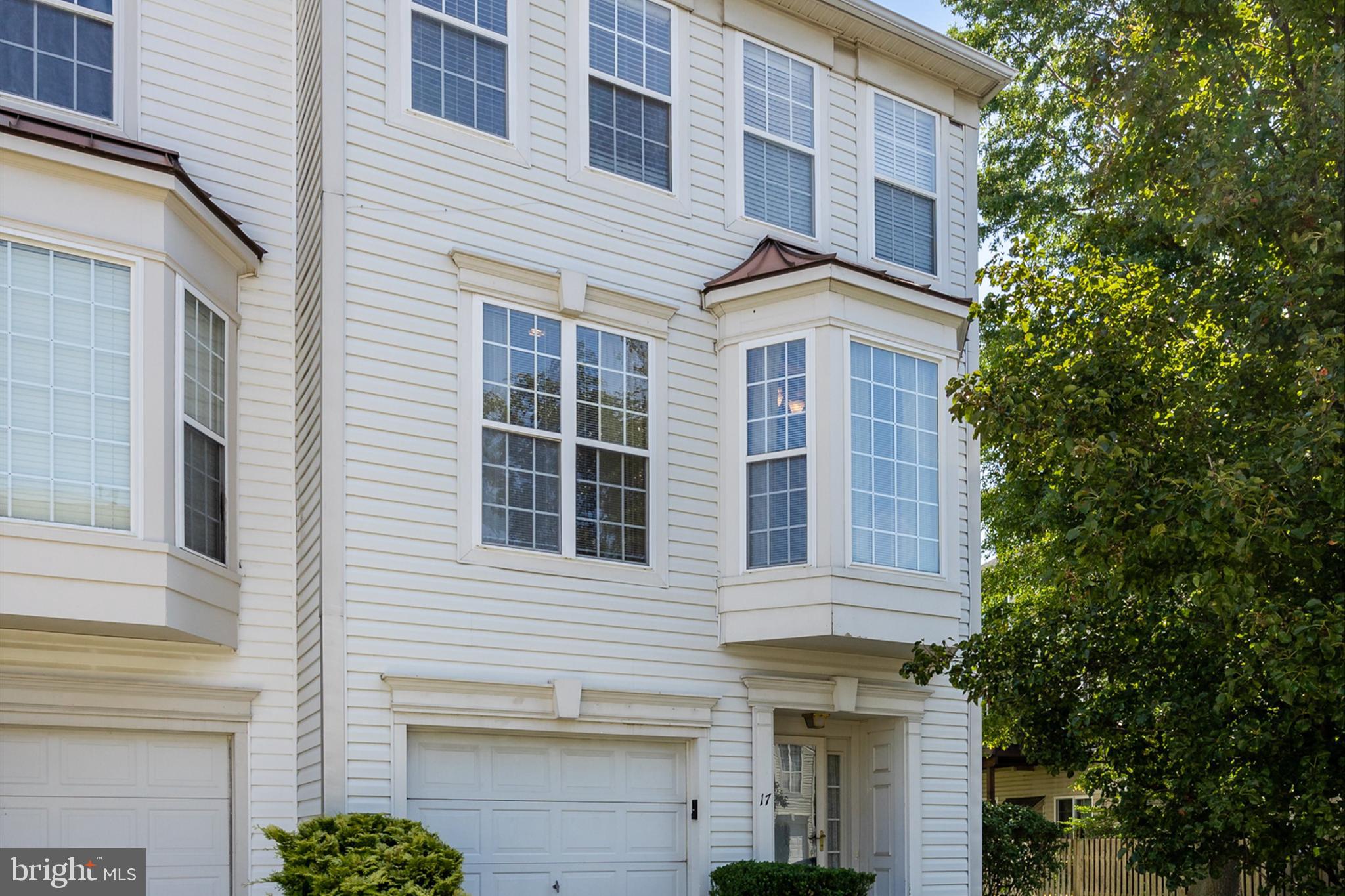 17 Weatherly Road Delran, NJ 08075 - Photo 2 of 33 Gallery Image 2