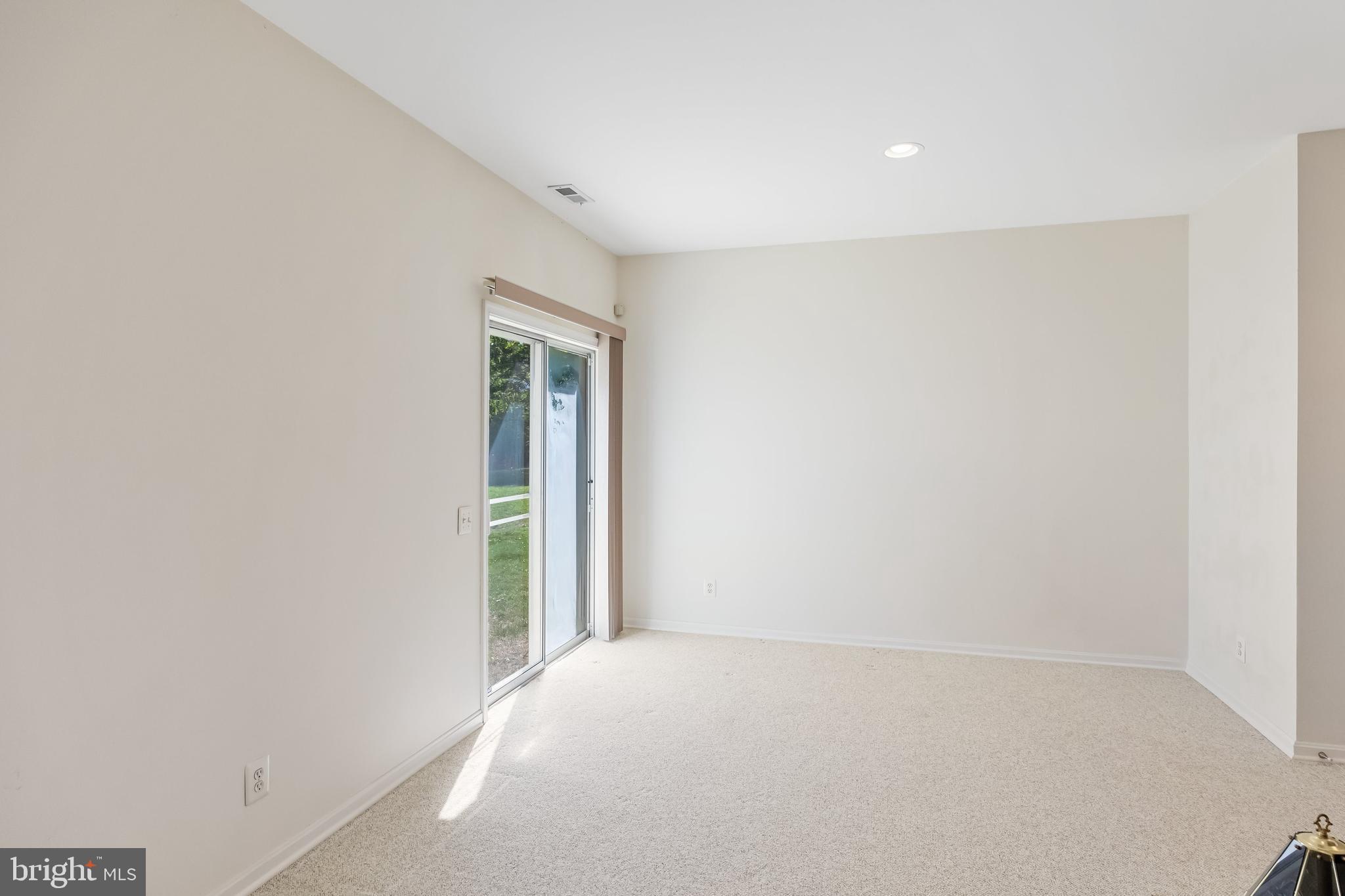17 Weatherly Road Delran, NJ 08075 - Photo 6 of 33 Gallery Image 6