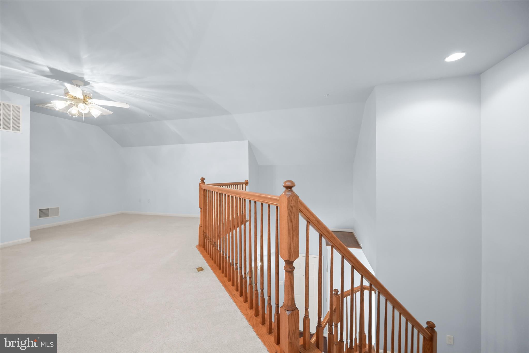 6428 Hickory Overlook, Unit 71 Columbia, MD 21044 - Photo 46 of 63 a view of a hallway with entryway