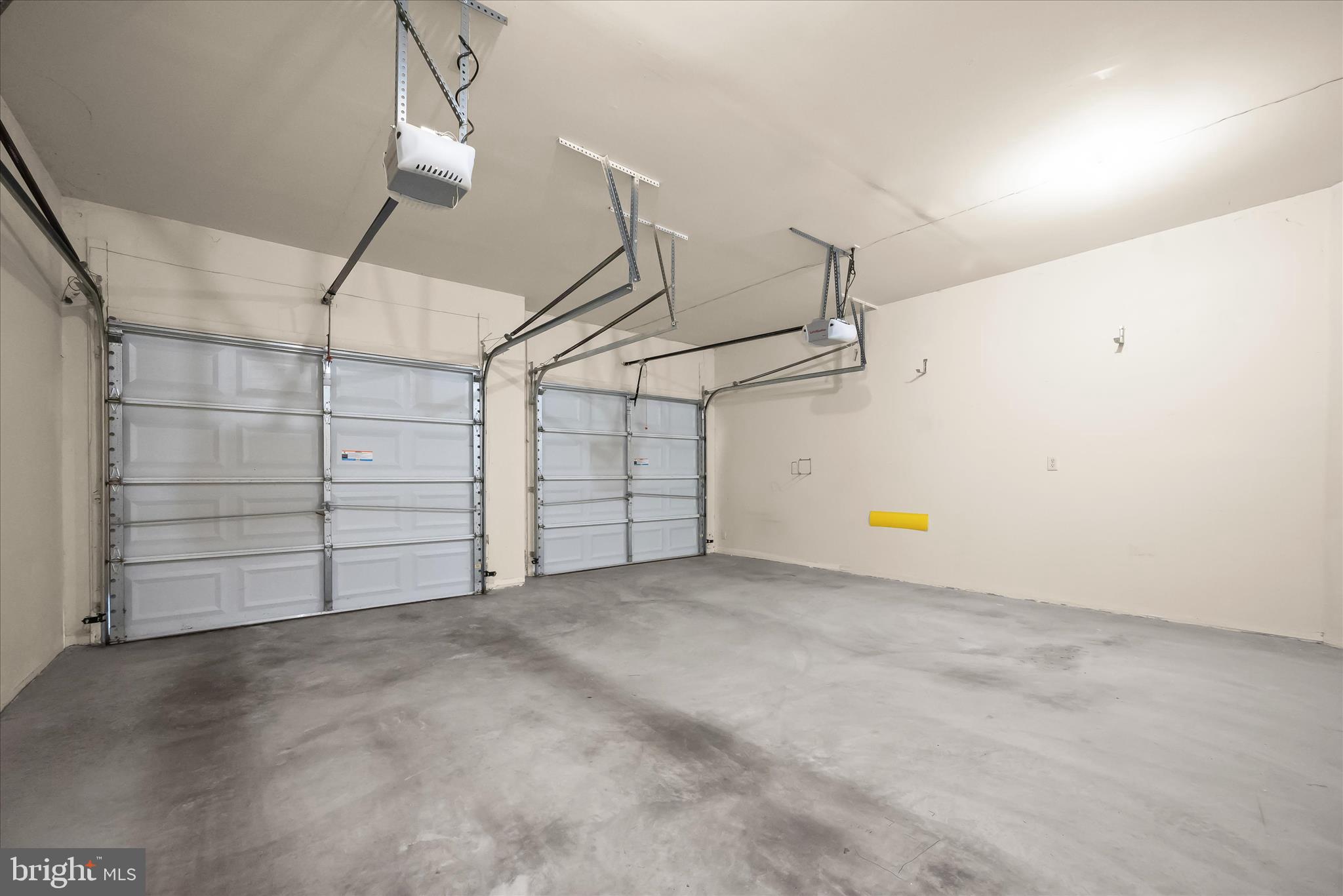 6428 Hickory Overlook, Unit 71 Columbia, MD 21044 - Photo 54 of 63 2-Car Garage