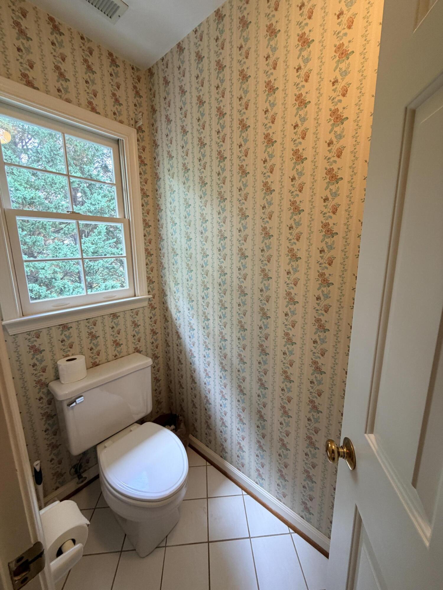 1840 Mountain View Road Vinton, VA 24179 - Photo 18 of 29 20260710_210605100_iOS