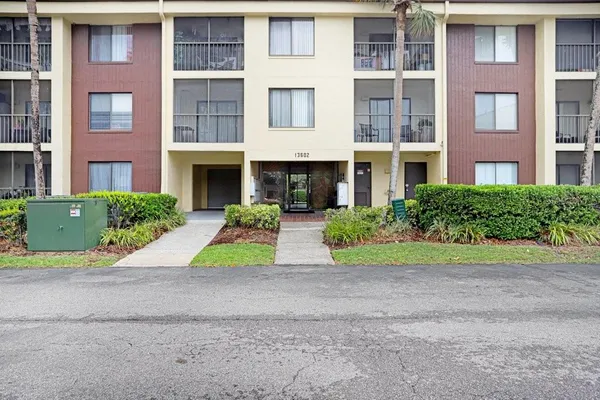 $150,000 | 13602 South Village Drive, Unit 1205, Tampa, FL 33618