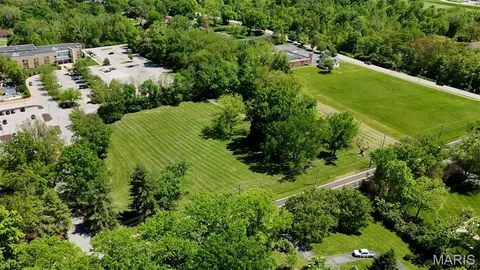 $1,800,000 | 350 South Mason Road, St. Louis, MO 63141