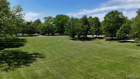 $1,800,000 | 350 South Mason Road, St. Louis, MO 63141