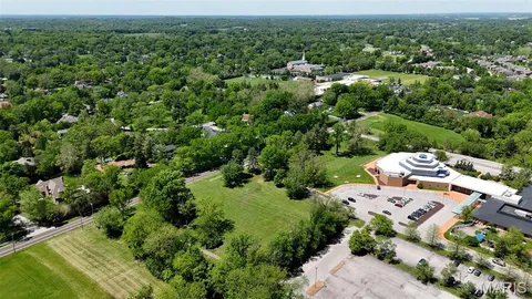 $1,800,000 | 350 South Mason Road, St. Louis, MO 63141