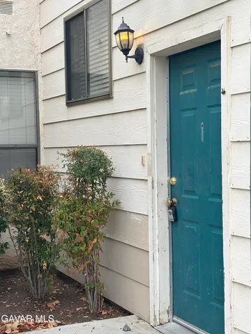 $2,150 | 44466 15th Street East, Unit 14, Lancaster, CA 93535
