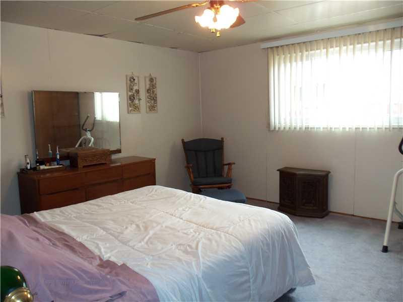 29 Highland Avenue McKees Rocks, PA 15136 - Photo 10 of 15 Master Bedroom.