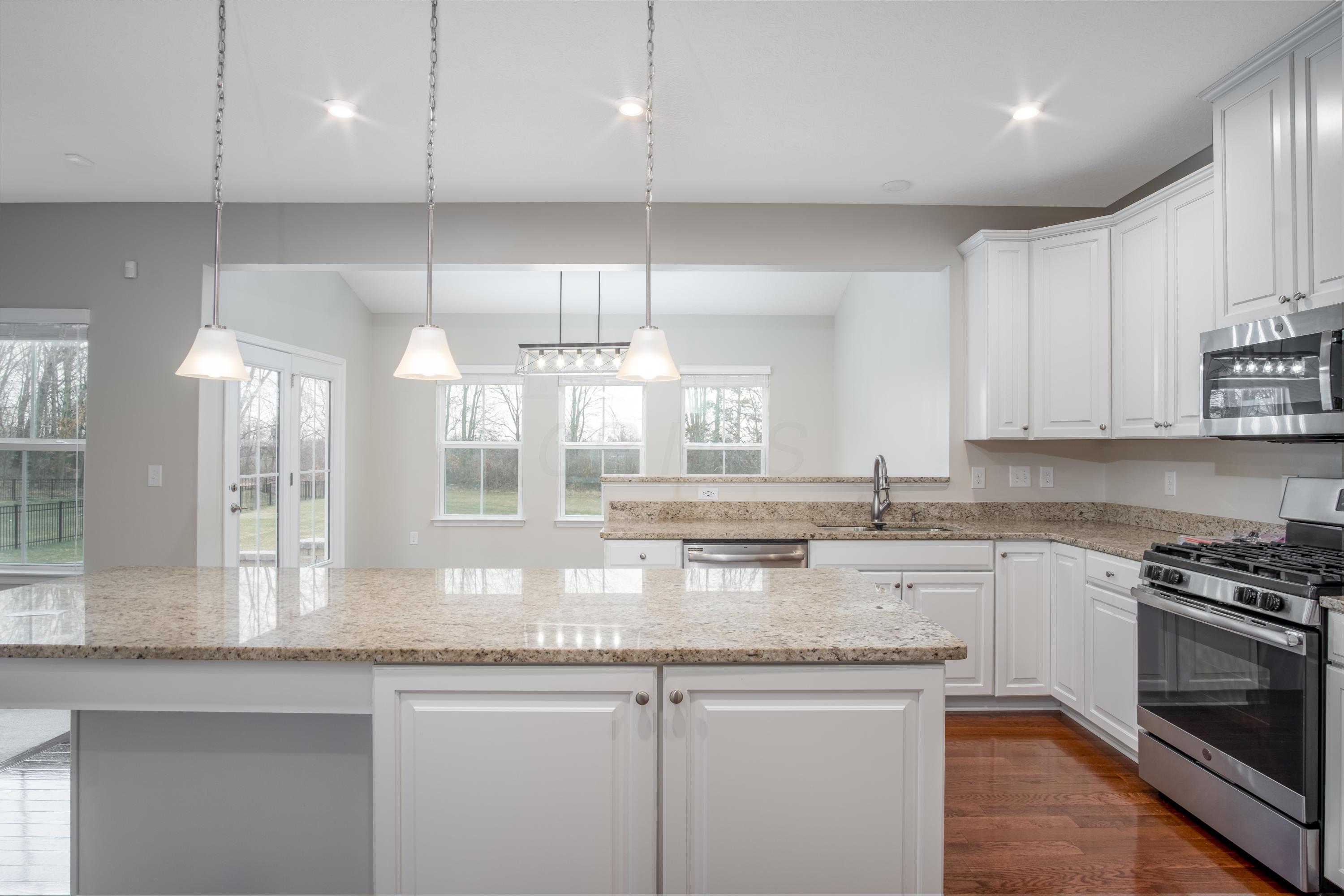 306 Mcnamara Loop Lewis Center, OH 43035 - Photo 4 of 48