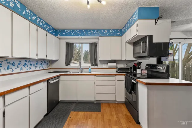 $418,900 | 649-651 North Hayes Street, Moscow, ID 83843