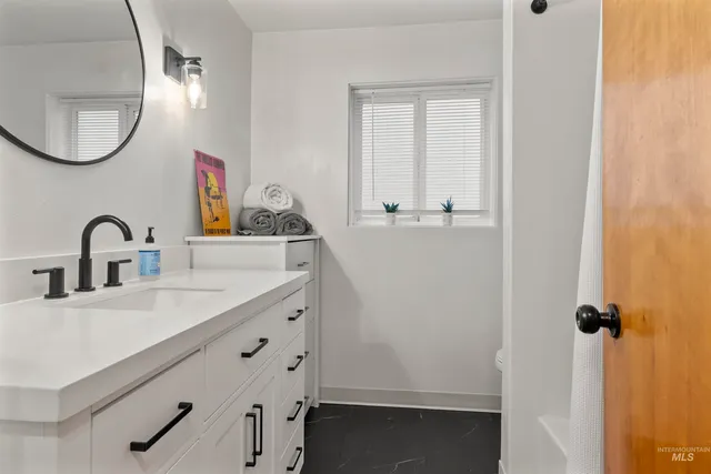 $418,900 | 649-651 North Hayes Street, Moscow, ID 83843